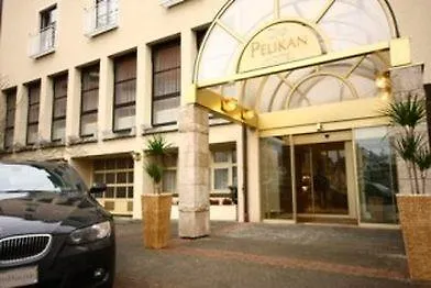 Pelikan 3*