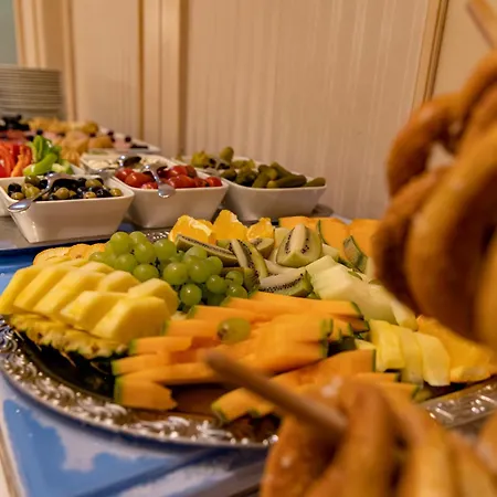 Ξενοδοχείο Pelikan 3*